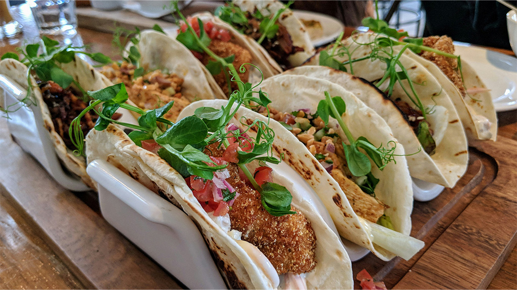 Hula's Island Grill
